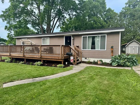 1015 West St, Boyne City, MI 49712
