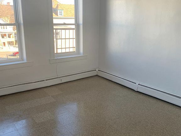 4th image of 170 Seaview Ave APT 6