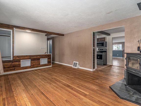 4th image of 2433 W Olympic Ave