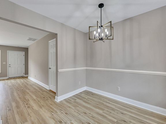 4th image of 515 Travelers Blvd