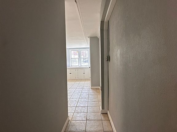3rd image of 59 Davenport Ave #Basement