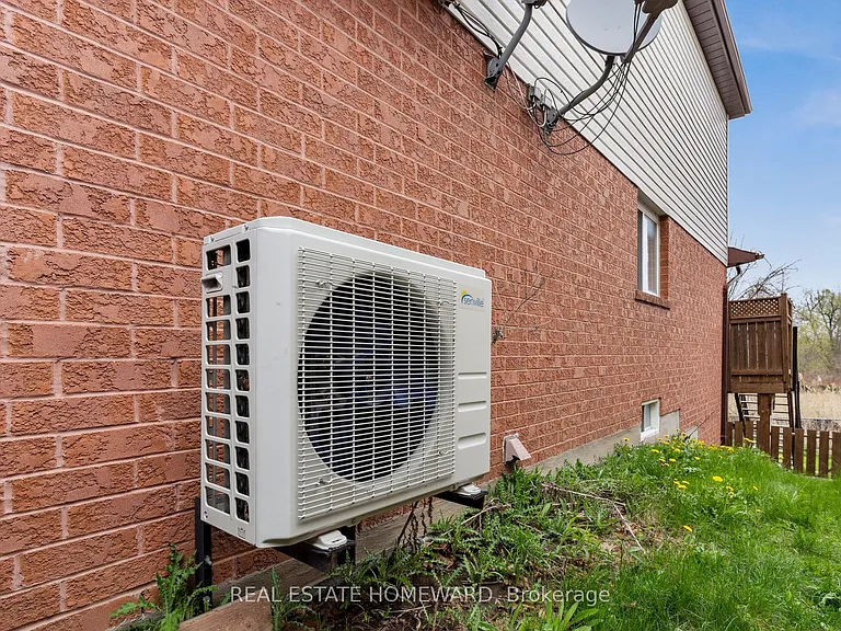 1117 Ashley Ct — Photo 32