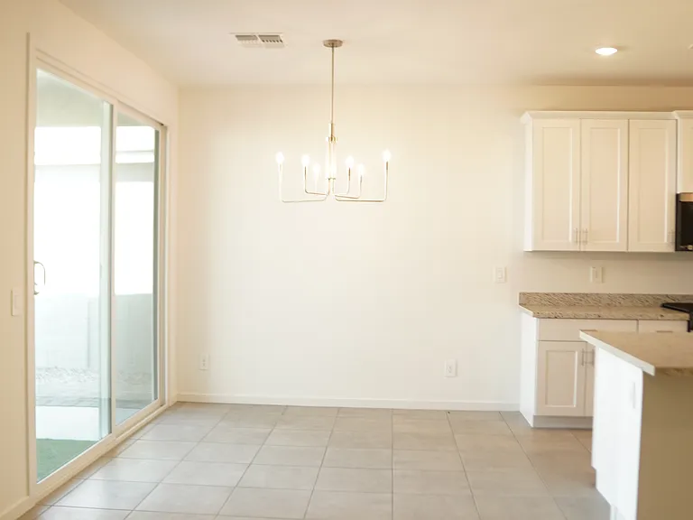 2426 E Grenache Rd — Photo 11