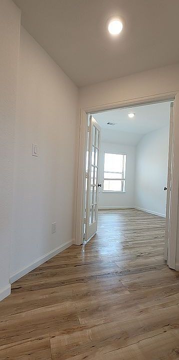1st image of 2827 Chestnut Oak Cir