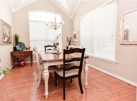 4th image of 8513 Loomis Dr