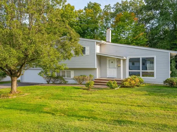 77 Foxwood Road, West Nyack, NY 10994