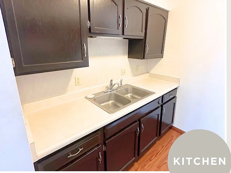 2119 Floyd Ave — Photo 4