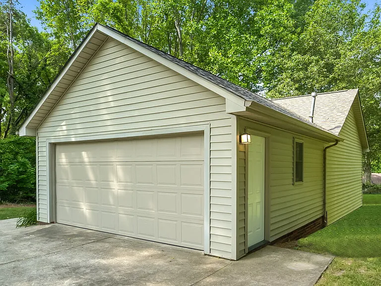 6262 Morehead Rd — Photo 4