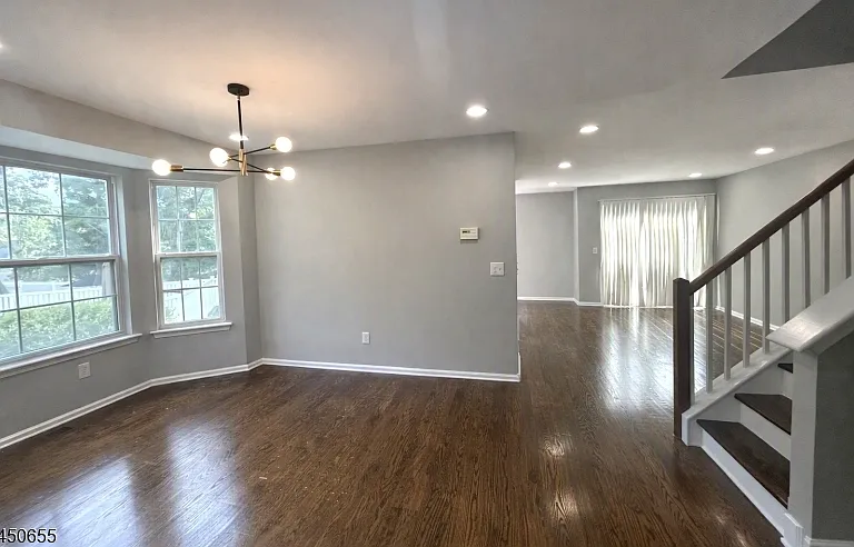 2501 Vantage Ct — Photo 3