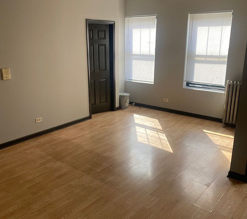 1st image of 7253 S Jeffery Blvd #206