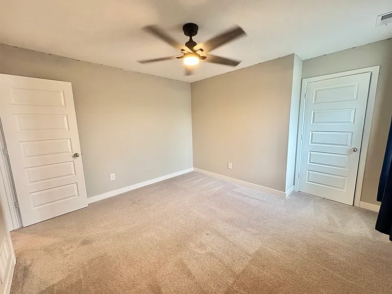 3694 Locust Dr — Photo 40