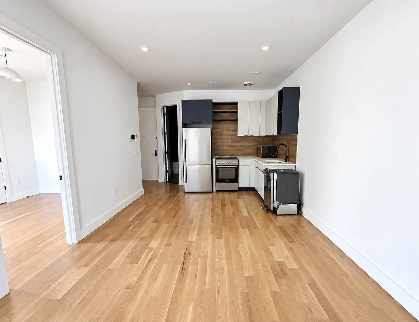 23 Russell Street — Photo 2