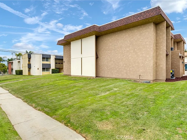 11119 Poplar St #D — Photo 29