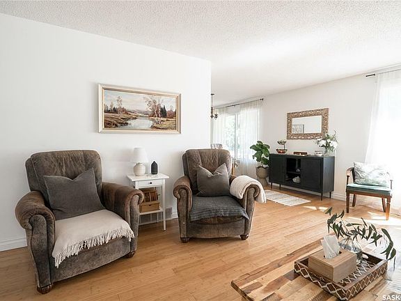 5th image of 57 Kirk Cres
