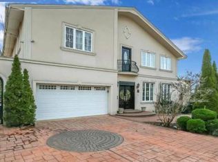 18016 Dalny Rd, Jamaica, NY 11432