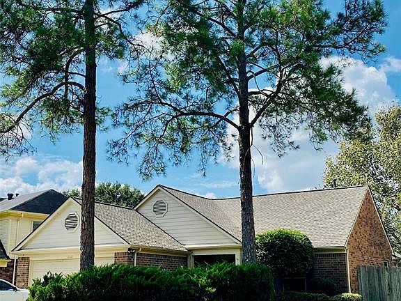 2nd image of 18107 Holly Green Dr