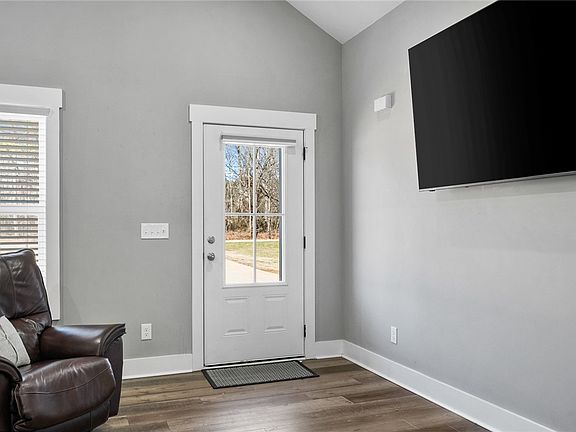 5th image of 524B Big Creek Rd