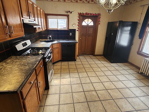 5th image of 237 W 4th Ave #1