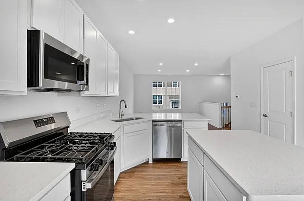 Red Oak Cir — Photo 8