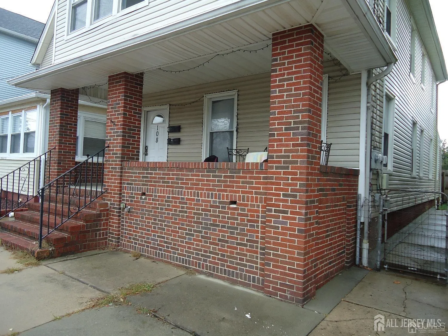 2 bed, 1.0 bath, $2,350 — Photo 2