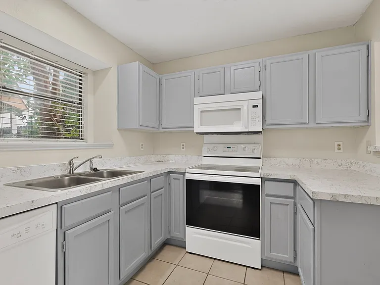 1700 Wheatfield Dr — Photo 18