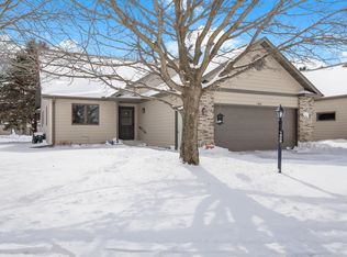1808 Estate Ln, Northfield, MN 55057
