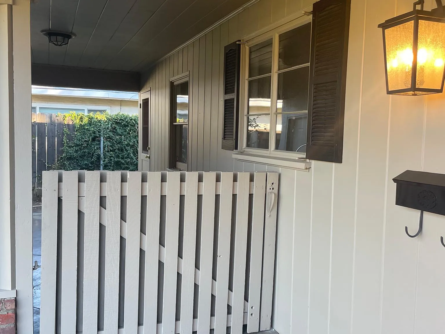 1028 McClellan Way — Photo 4