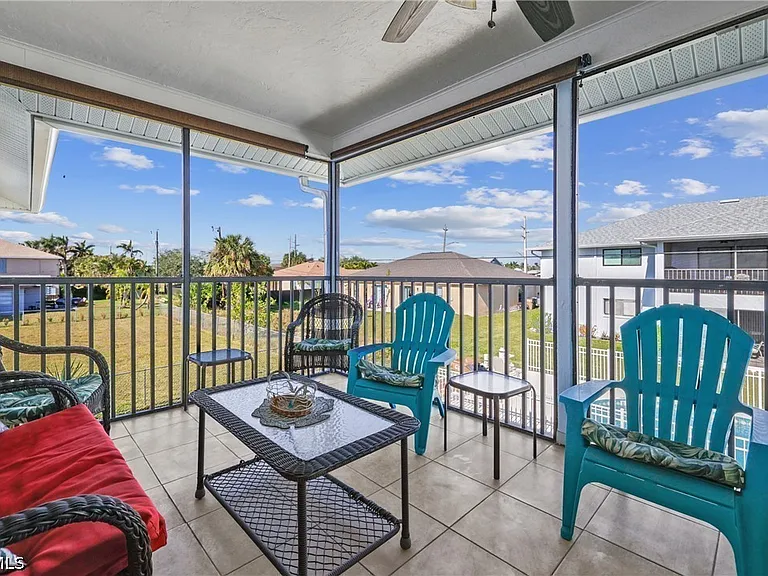 1203 SW 48th Ter #201 — Photo 1