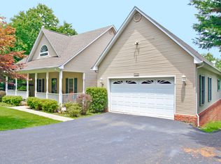 306 Spring Dr, Huddleston, VA 24104