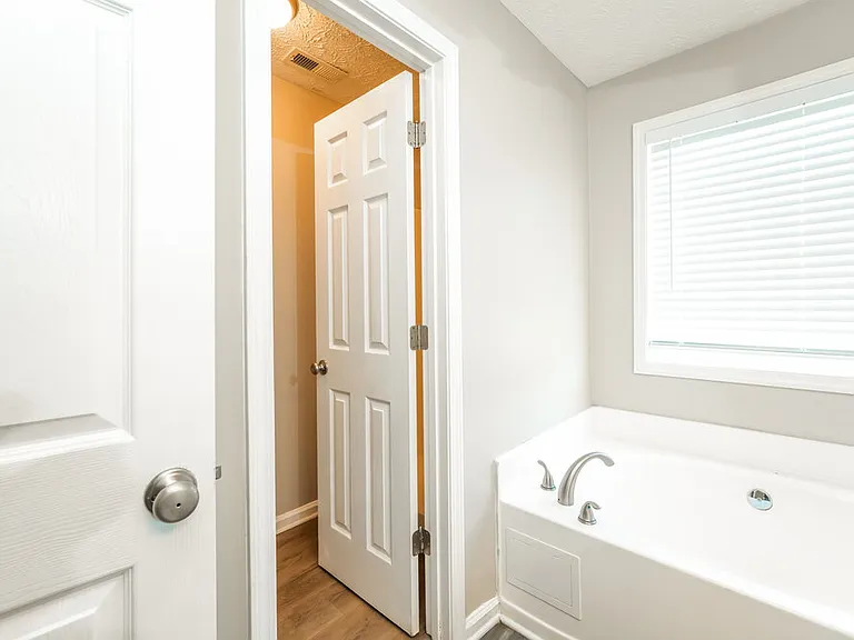 25 Collins Trce — Photo 12