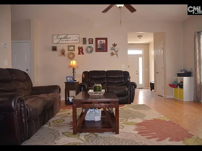 272 Ashmore Ln — Photo 2