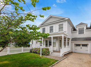 16 Pond Xing #7, Southampton, NY 11968
