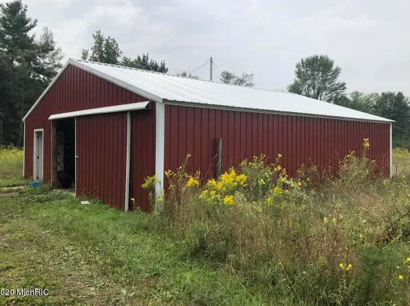 270 W Riley Thompson Rd, Muskegon, MI 49445