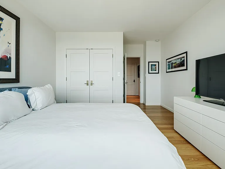 1200 California St #19D — Photo 24