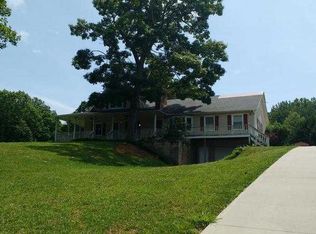220 Shay St, Mount Airy, NC 27030