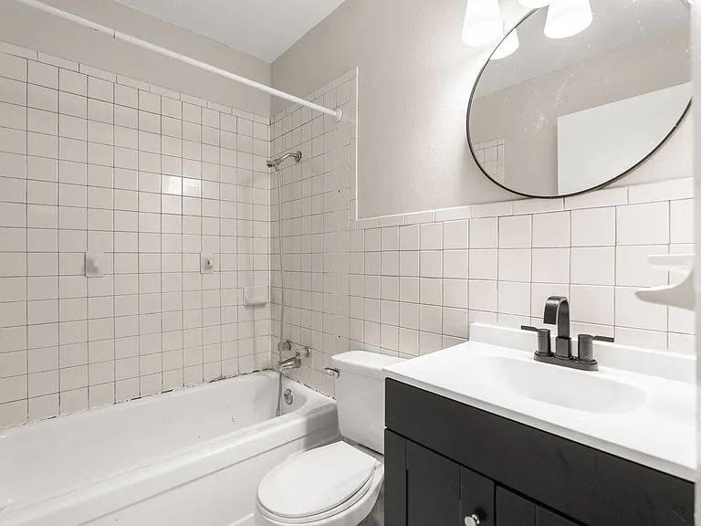 602 W Devon Ave — Photo 31