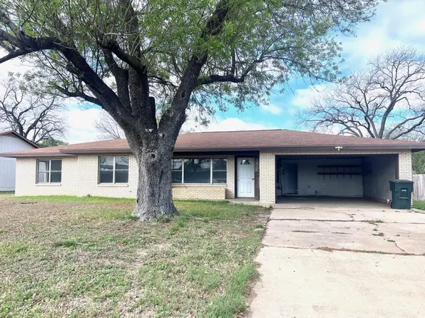 535 N 4th St, Uvalde, TX 78801