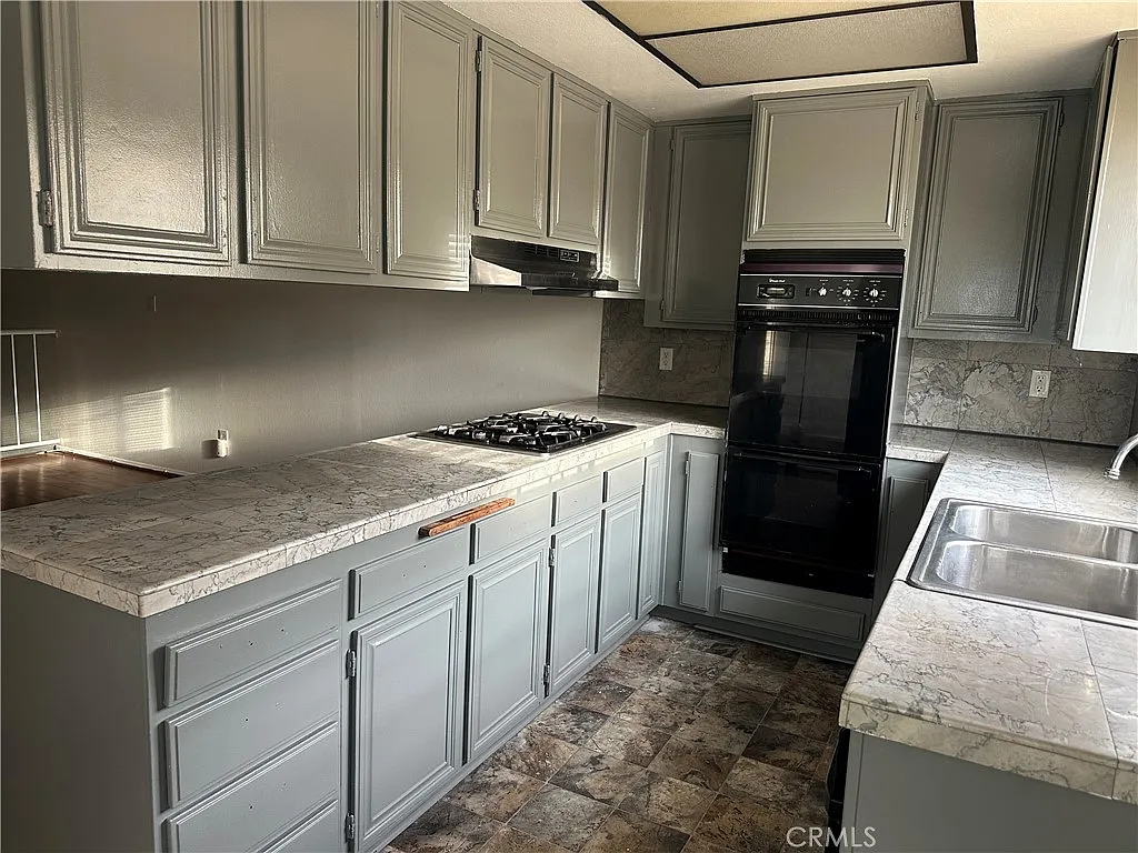 2 bed, 2.5 bath, 1483 sqft, $3,600 — Photo 2
