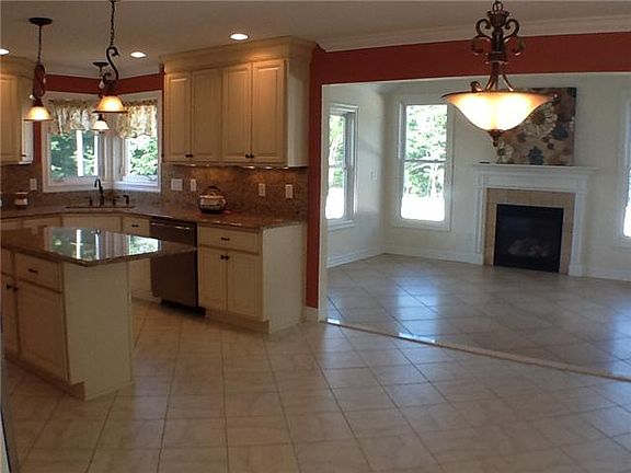 4th image of 143 Topaz Dr