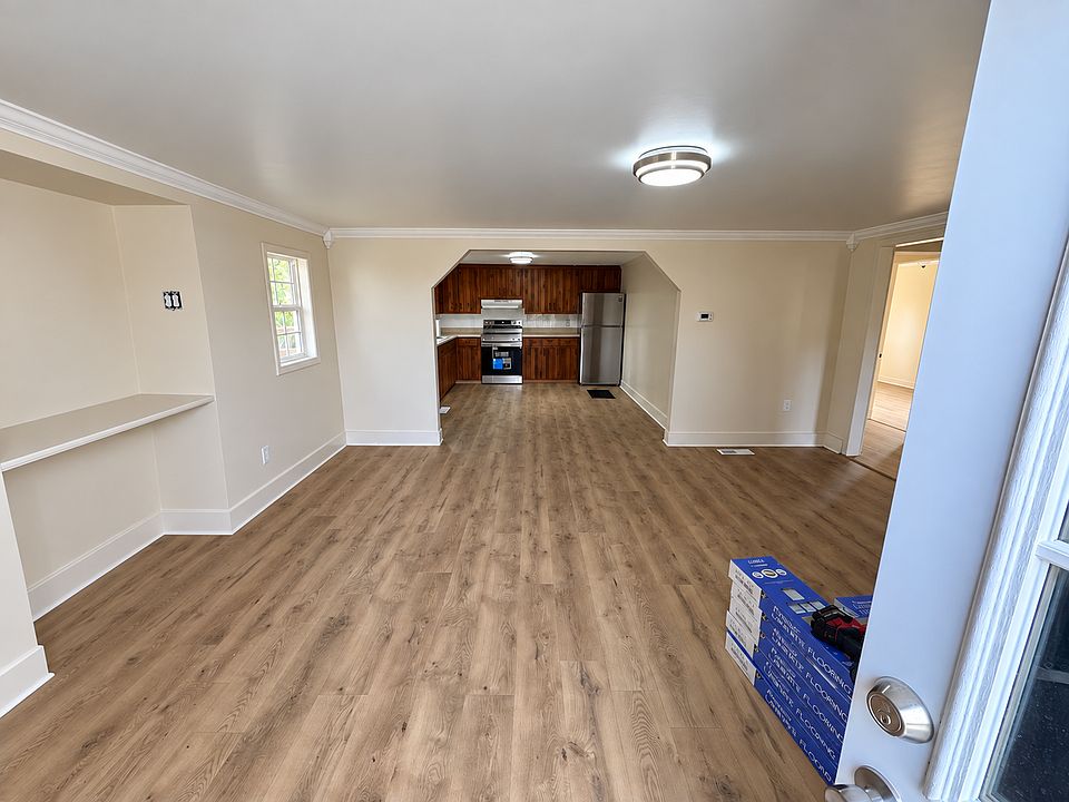 1st image of 337 Spring St