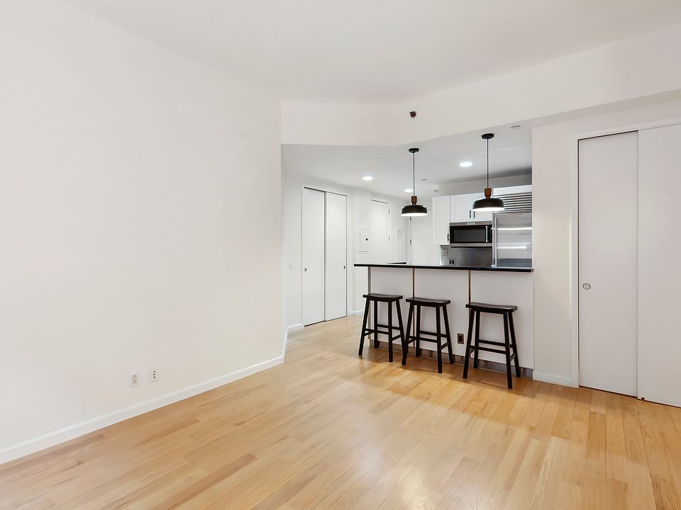 1st image of 150 Nassau St APT 9A