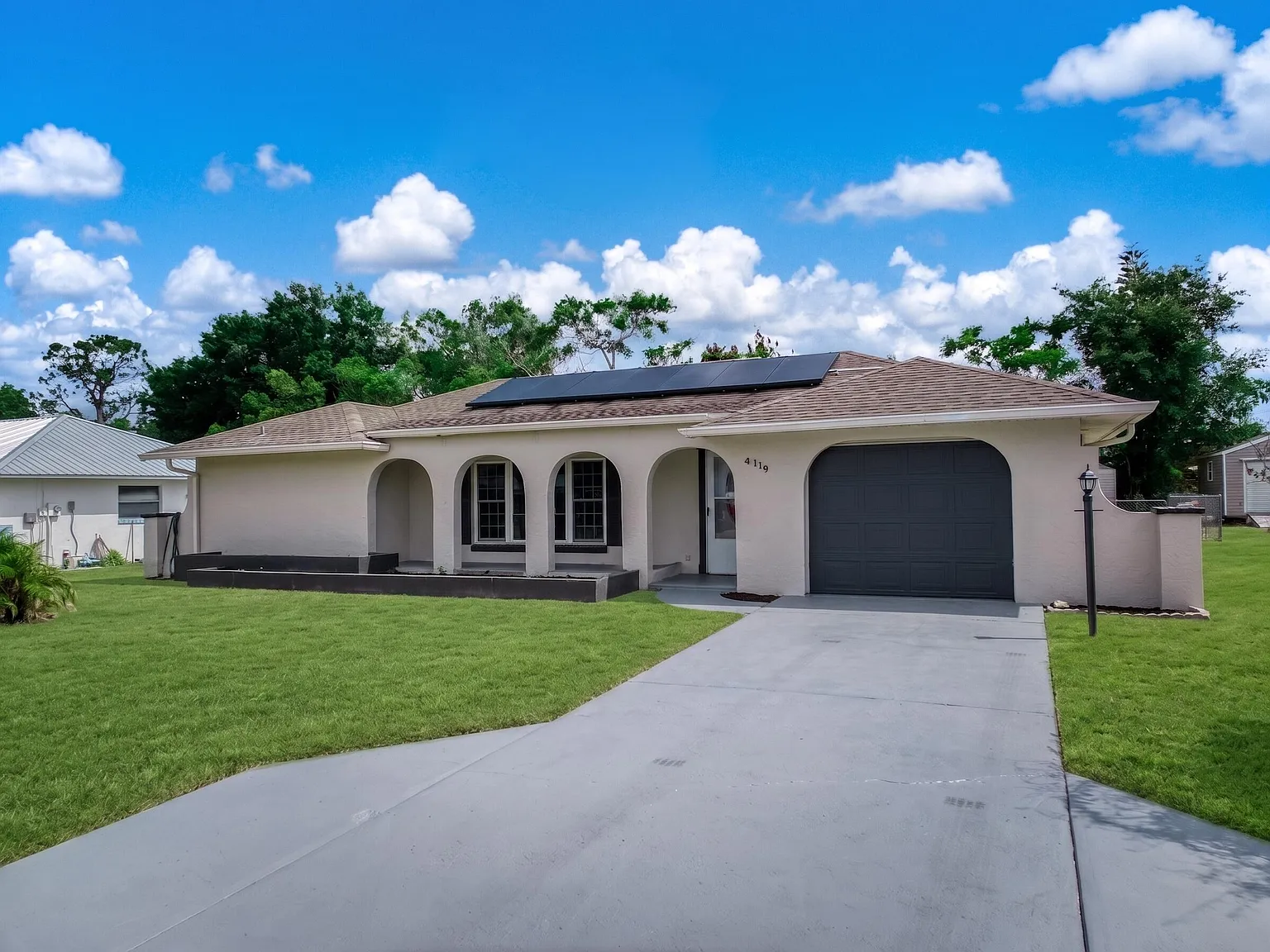 2 bed, 2.0 bath, 1602 sqft, $2,000 — Photo 3