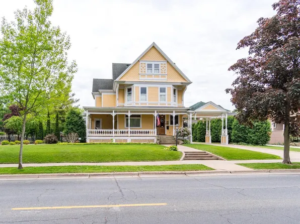 1414 Cass STREET, La Crosse, WI 54601