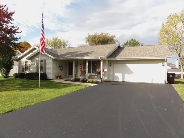 172 Old Meadow Ln, Rockton, IL 61072