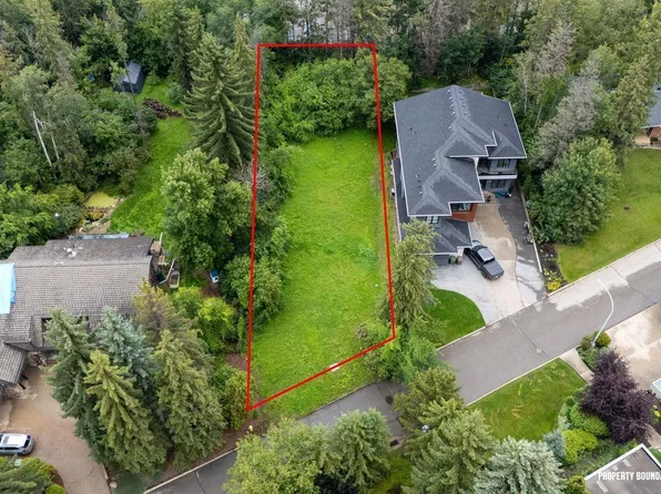 2 Grandin Pl, Saint Albert, AB T8N 1B5