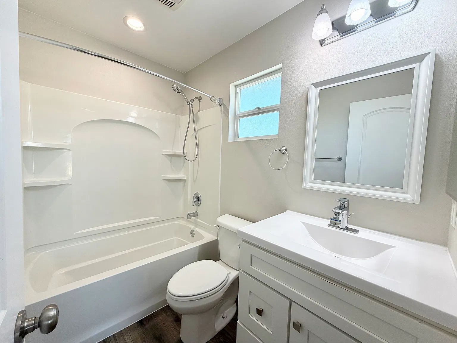 2 bed, 1100 sqft, $2,995 — Photo 4