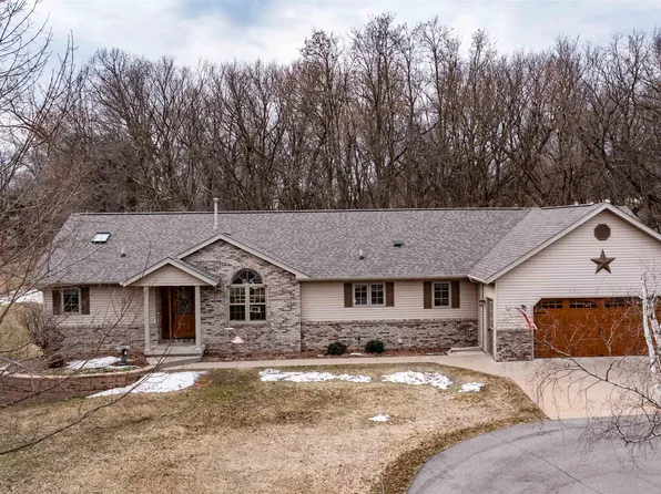 207 W Clark St, Weyauwega, WI 54983