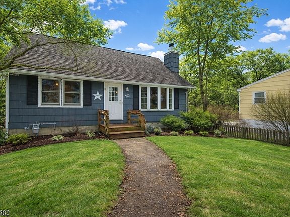 3rd image of 27 Condict Rd