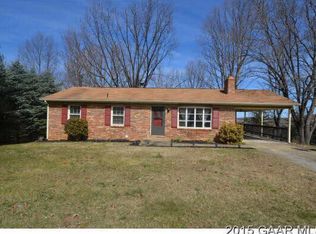 698 Gloria Pl, Staunton, VA 24401