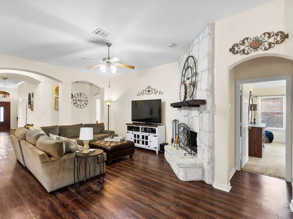 332 Highland Ridge Dr, Wylie, TX 75098